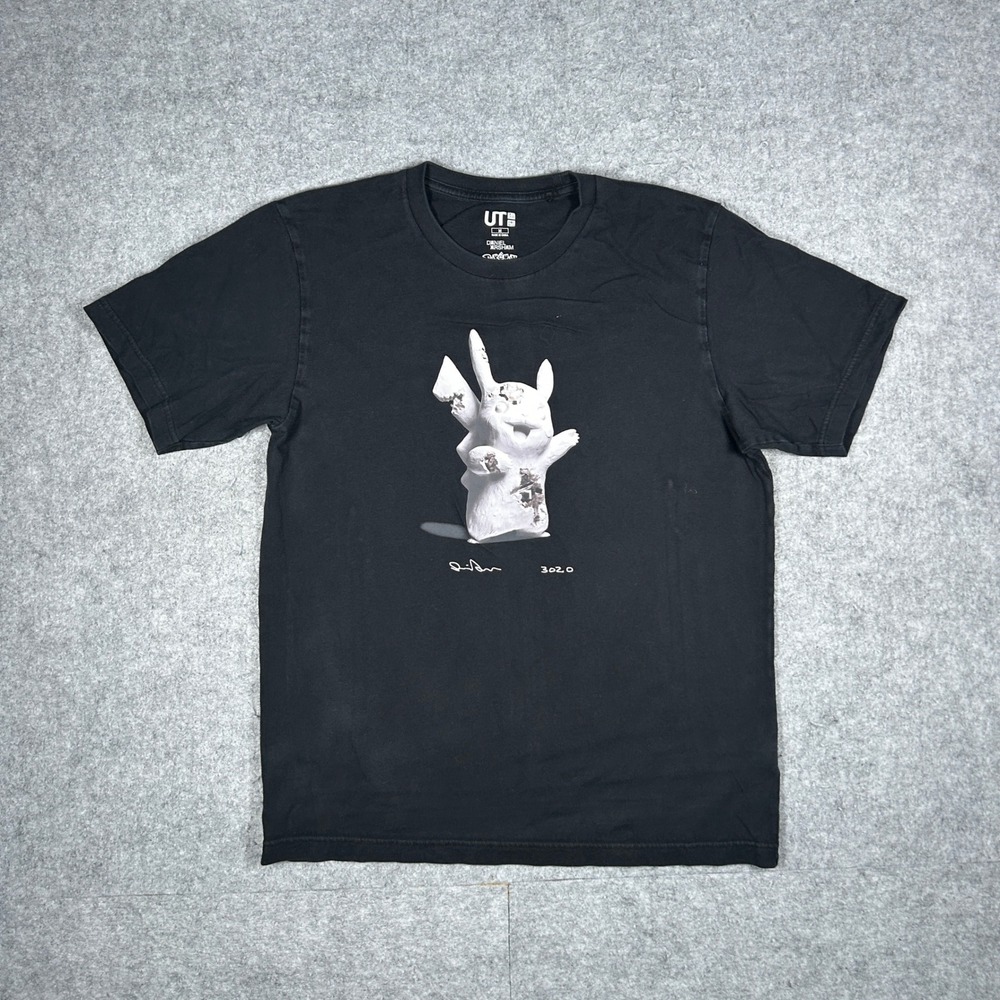 Uniqlo T Shirt Mens Medium Black Daniel Arsham Pikachu Pokemon Graphic Tee